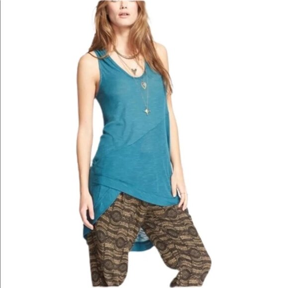 Free People ~ We The Free ~ Ribbed Hi-Lo Asymmetrical Sleeveless Tank Top - Picture 10 of 11